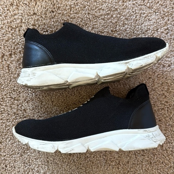 Valentino Queenie Logo Slip-On Sneakers - Picture 7 of 10